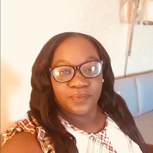 Meet your Posher, Naomi